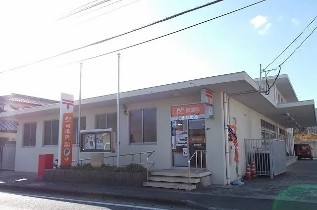 恒見郵便局まで1500m