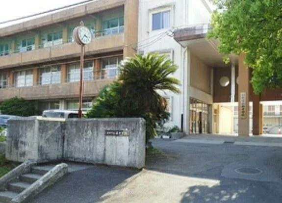 西中学校まで750m