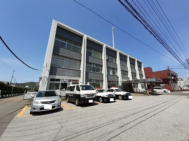 臼杵津久見警察署まで1400m