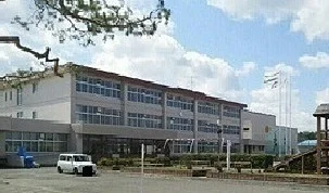 旭川市立神楽小学校まで950m