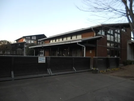 東小学校まで1100m