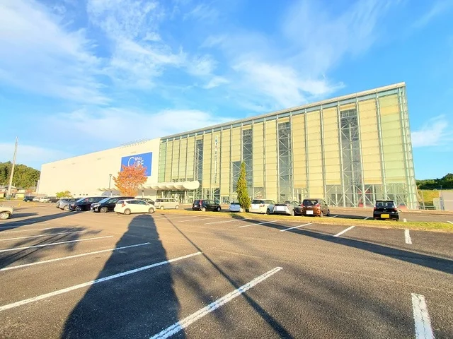 ホワイトキューブまで1800m