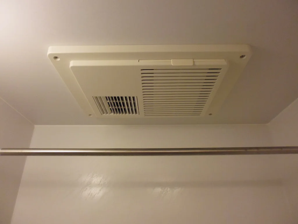 浴室乾燥機が付いています。