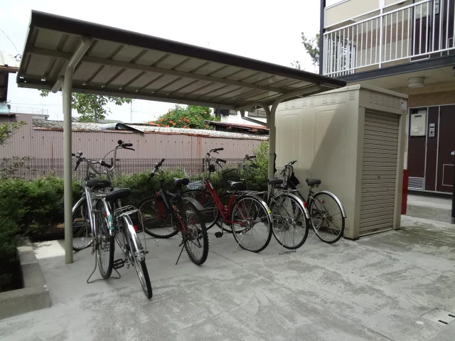 屋根付き駐輪場