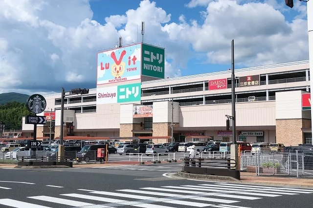 ルビットタウンまで1100m