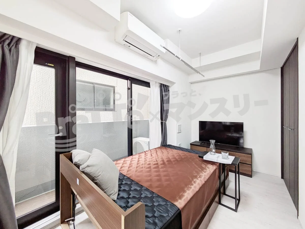 大きなセミダブルベッド♪