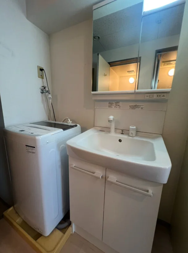 独立洗面台付き♪洗濯機も♪