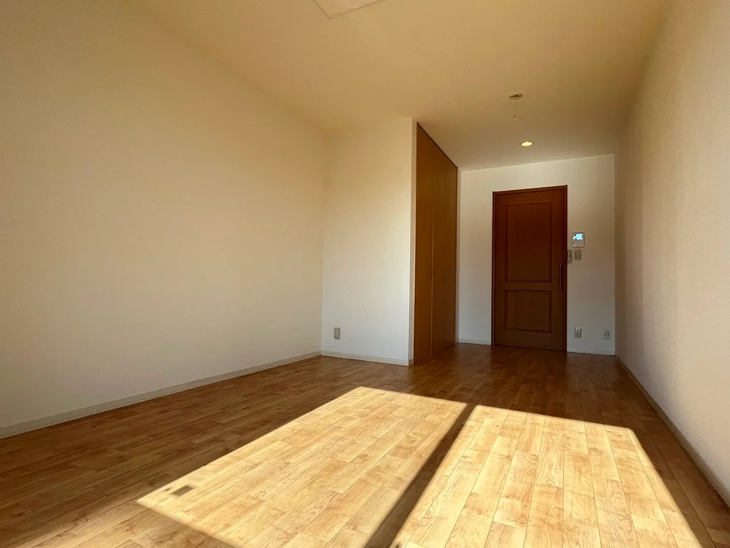 家具設置前のお部屋の画像になります