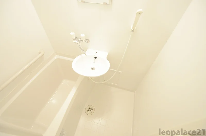 設備・使用は号室により異なる為、現況を優先致します。