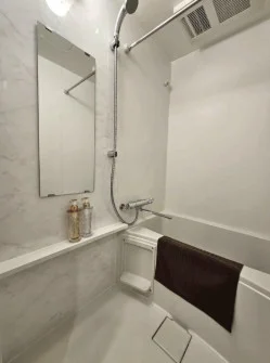 独立洗面台♪お風呂は浴室乾燥機も完備♪