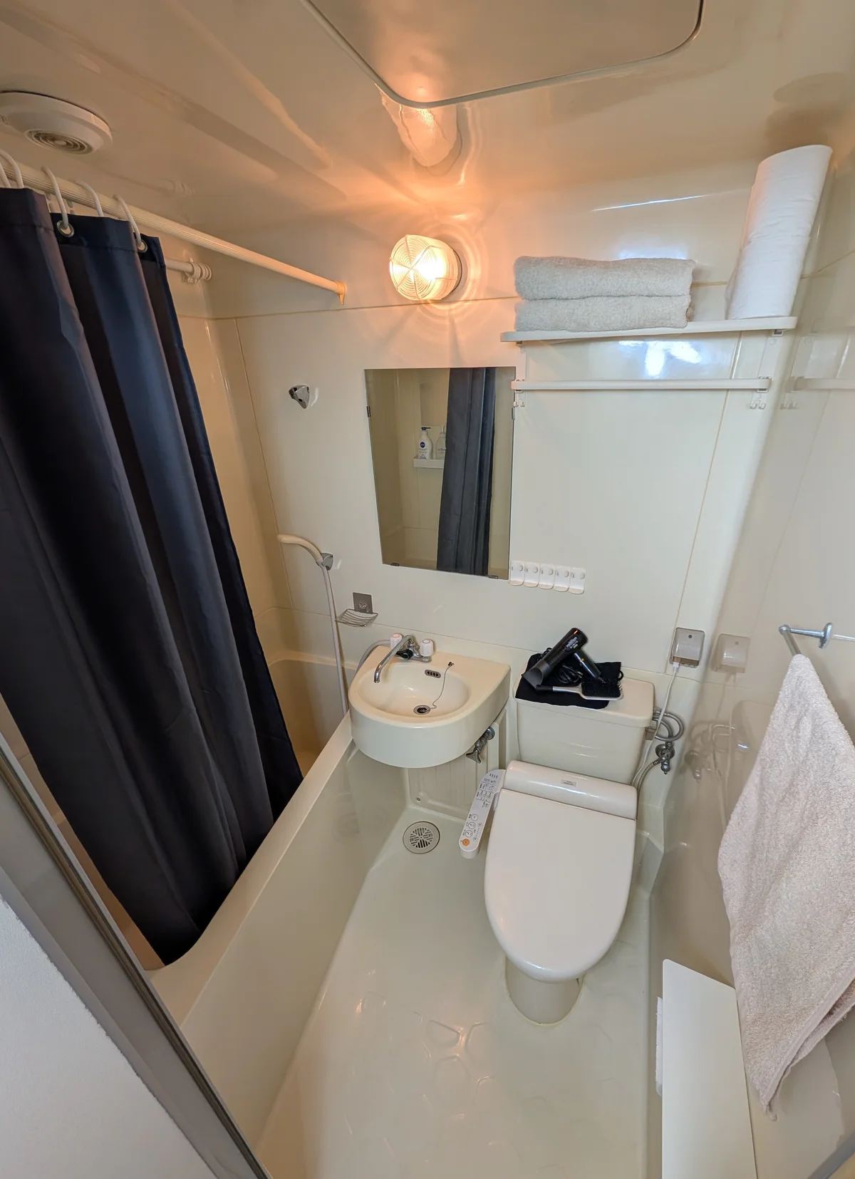 3階ユニットバス（ドライヤー、ブラシあり）