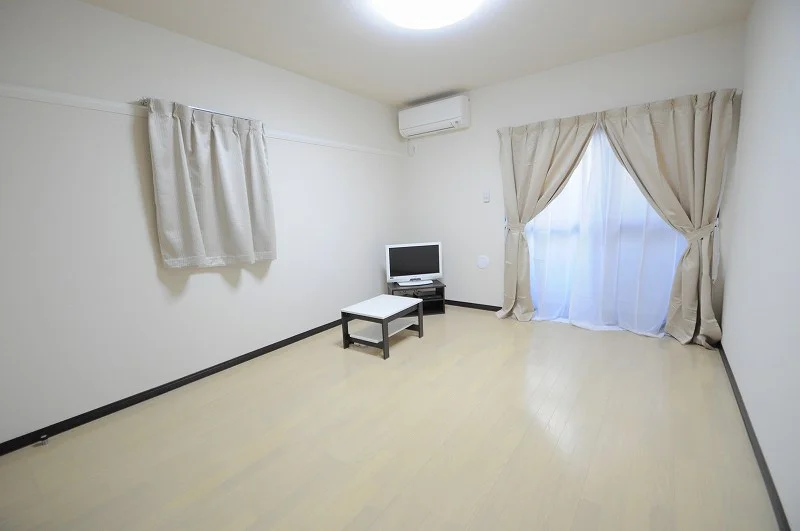 入り口から見た室内