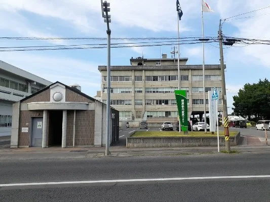 黒石市役所まで650m