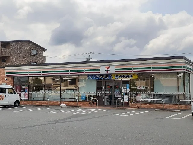 セブンイレブン袋井愛野東店まで85m