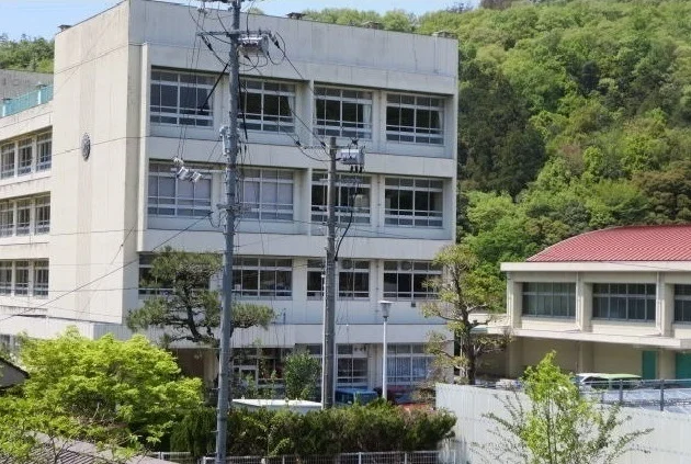 狩小川小学校まで1000m