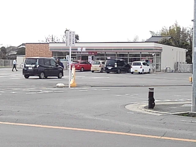 セブンイレブン筑後和泉店まで780m