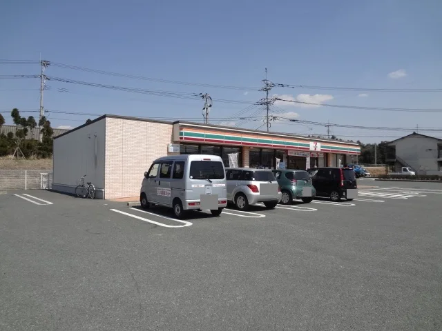 セブンイレブンまで650m