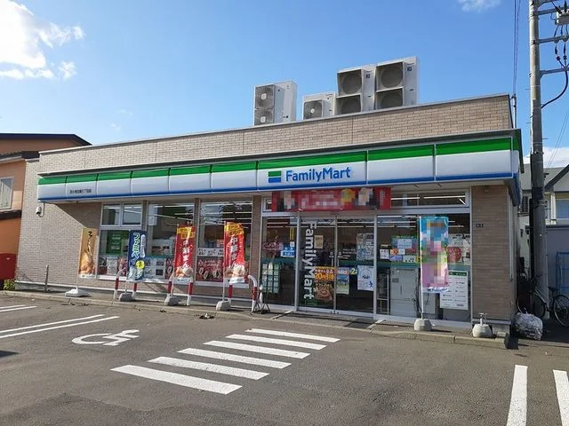 ファミリーマート日新5丁目店まで1000m