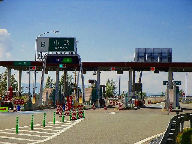 小諸インターチェンジまで1000m