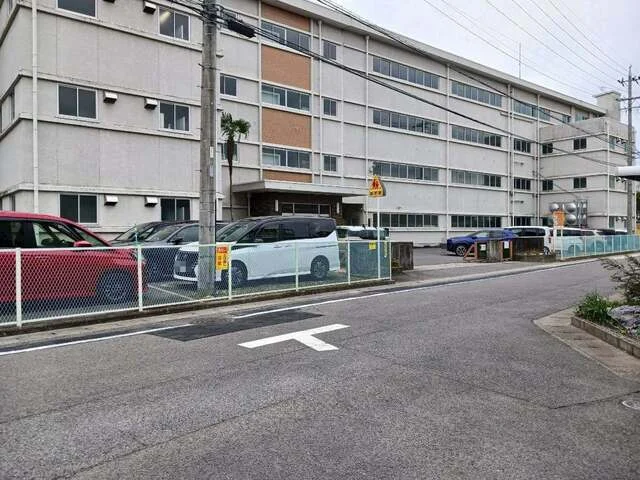 岐阜市立島小学校まで1200m