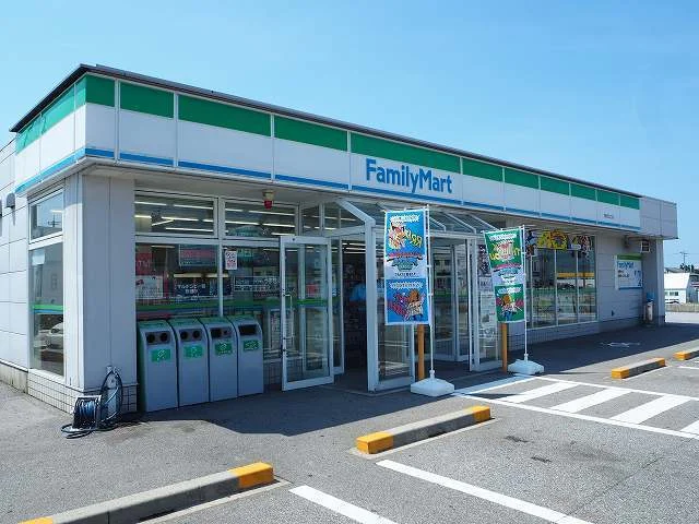 ファミリーマート魚津江口店まで950m