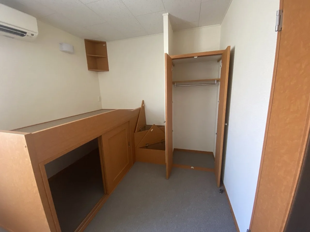 ベッド下に大型収納