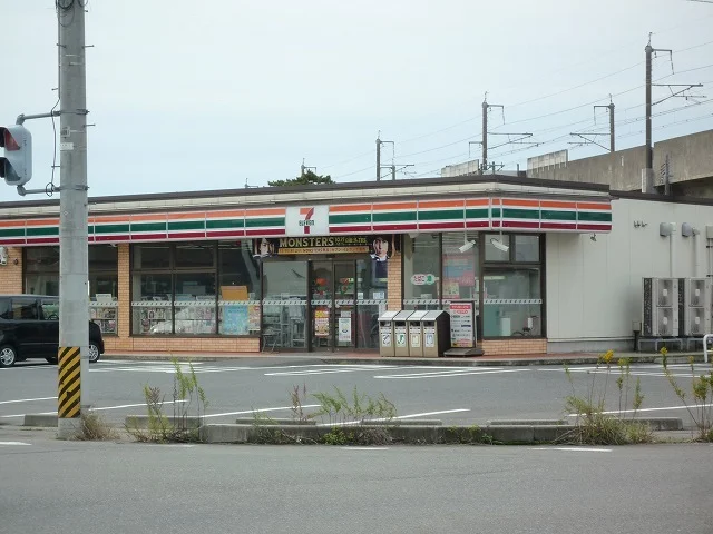 セブンイレブン新潟山田店まで800m