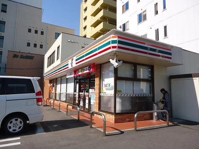 セブンイレブン東口店様まで210m