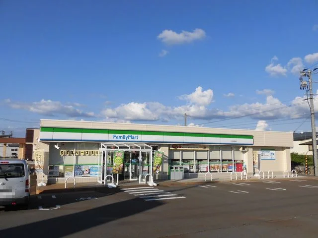 ファミリーマート　十文字西原店まで170m