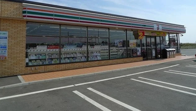 セブンイレブン 潮来洲崎店まで240m