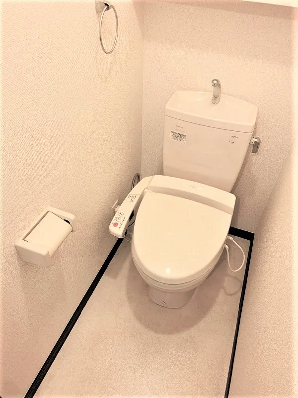 温水洗浄便座のトイレ。