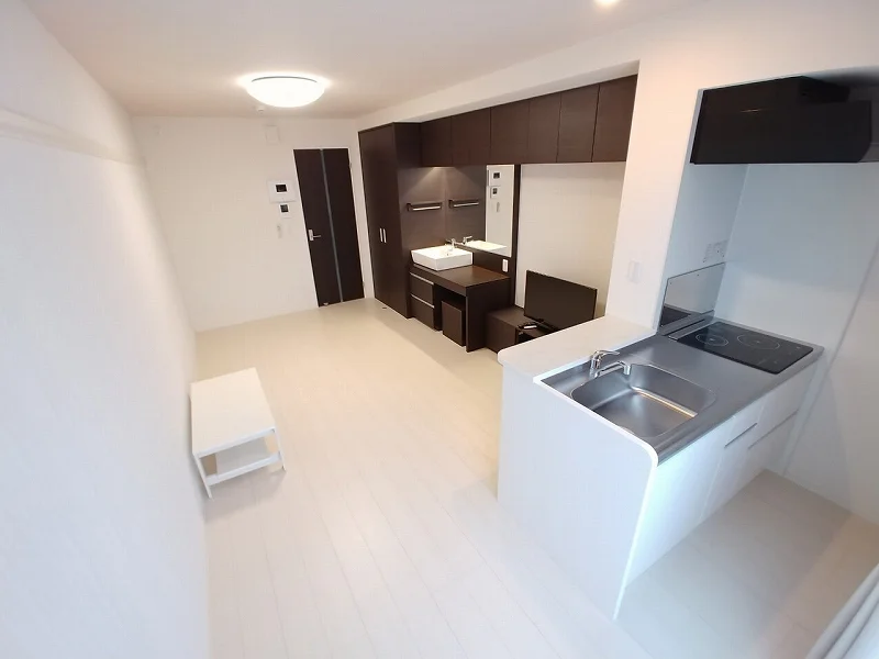 居室：キッチン側