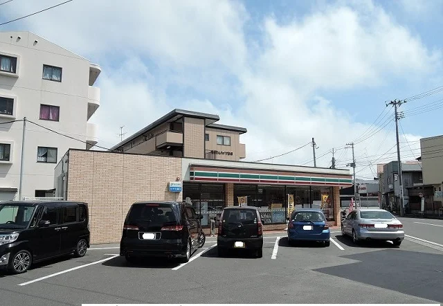 セブンイレブン遠見塚３丁目店まで450m