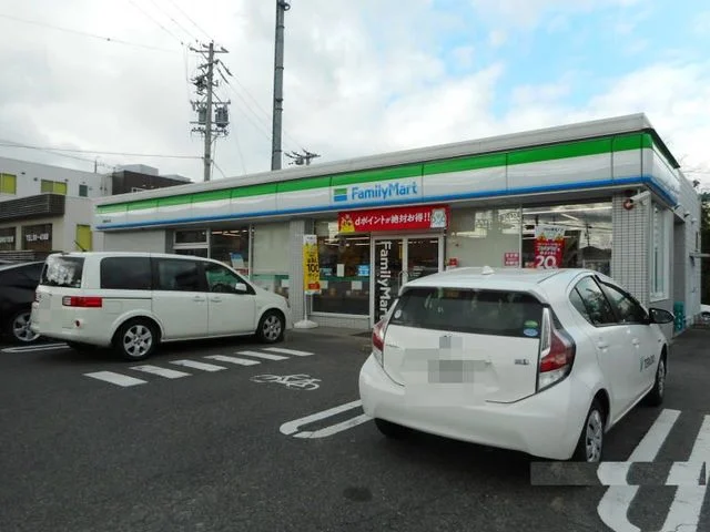 ファミリーマート 岡崎美合店まで800m