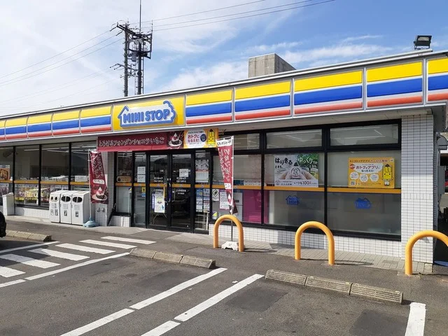 ミニストップ羽島竹鼻町店まで900m