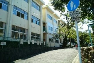 海南市立　巽中学校様まで650m