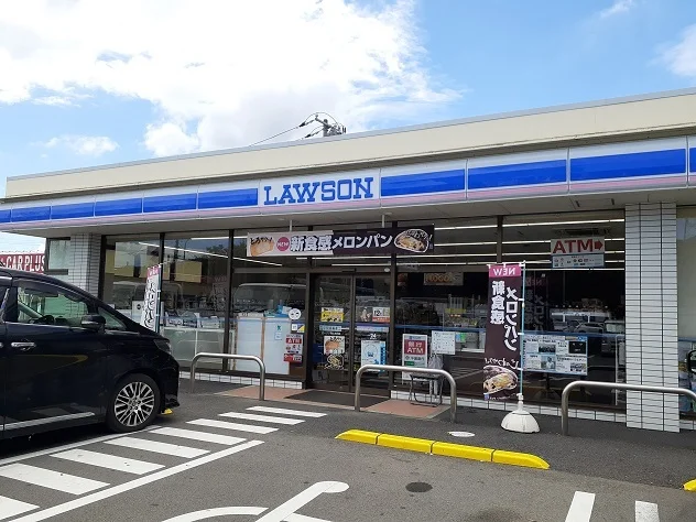 ローソンさんまで800m