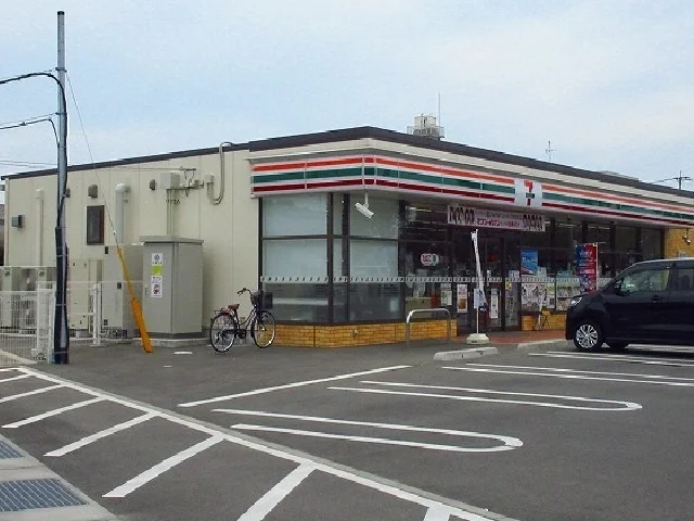 セブンイレブン鹿島浜町店まで350m