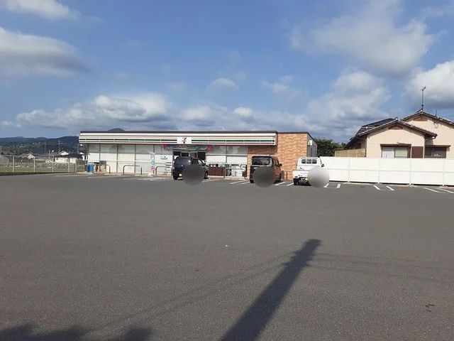 セブンイレブン大村黒丸町店まで551m
