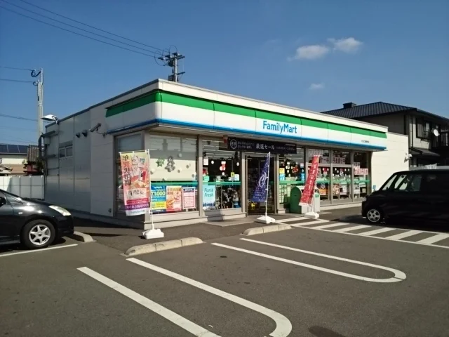 ファミリーマート乙津港店まで190m