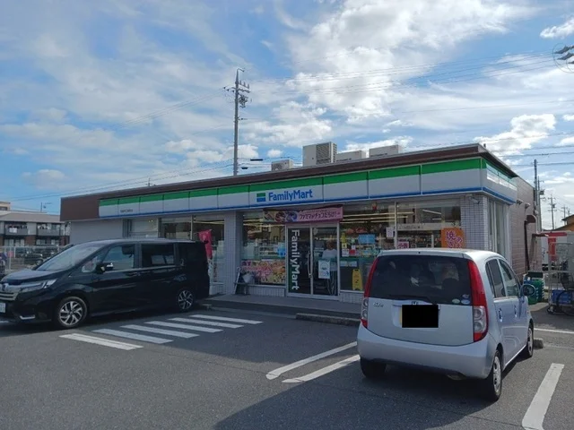 ファミリーマート中江島店まで650m