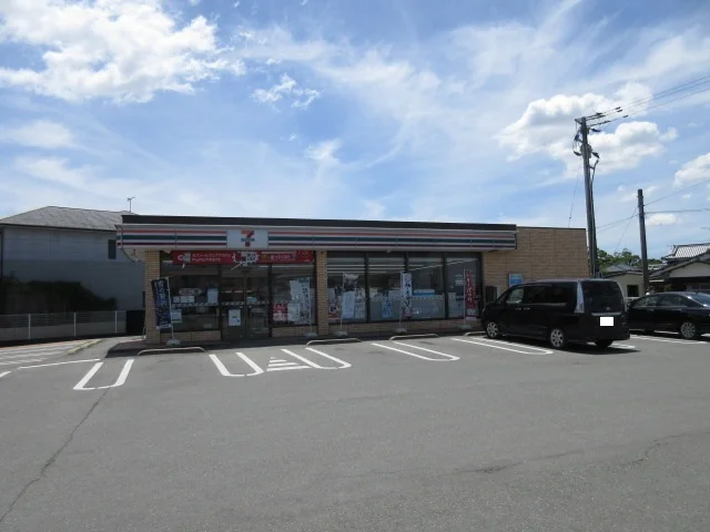 セブンイレブンまで1240m