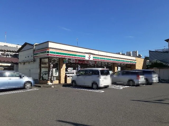 セブンイレブン室蘭中央店まで750m