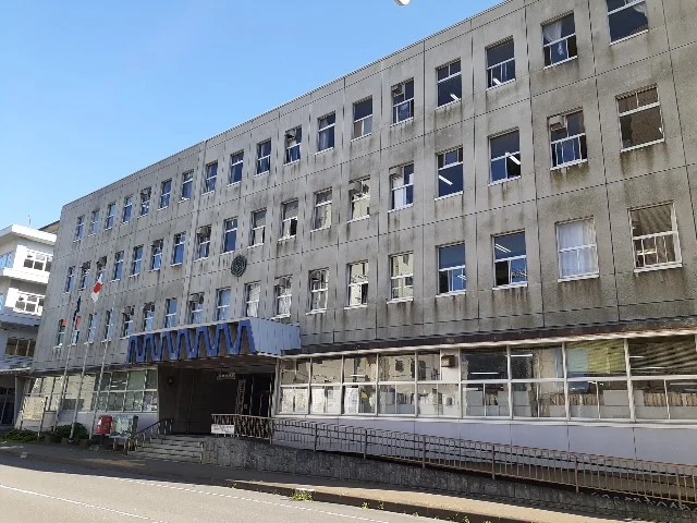 室蘭市役所まで700m