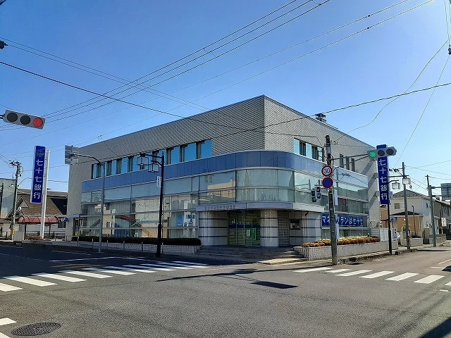 七十七銀行 小牛田支店まで1400m