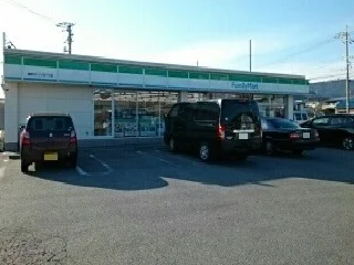 ファミリーマート様まで220m