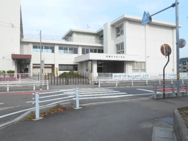 瑞穂市立南小学校まで1200m
