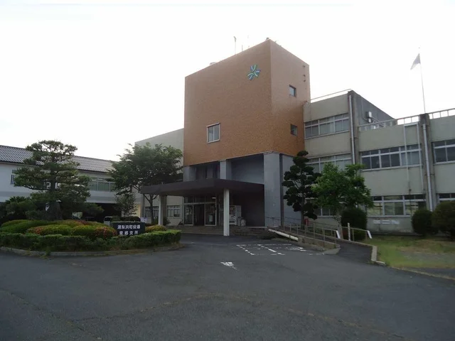 湯梨浜町 東郷支所まで120m