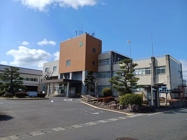 湯梨浜町役場東郷支所まで105m