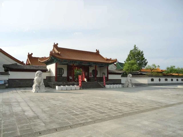 中国庭園 燕趙園まで400m